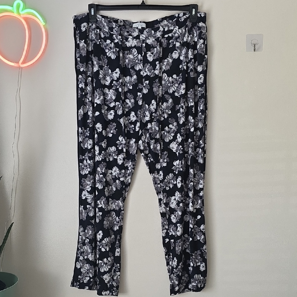 Ellen Tracy Monochrome Patterned Pants